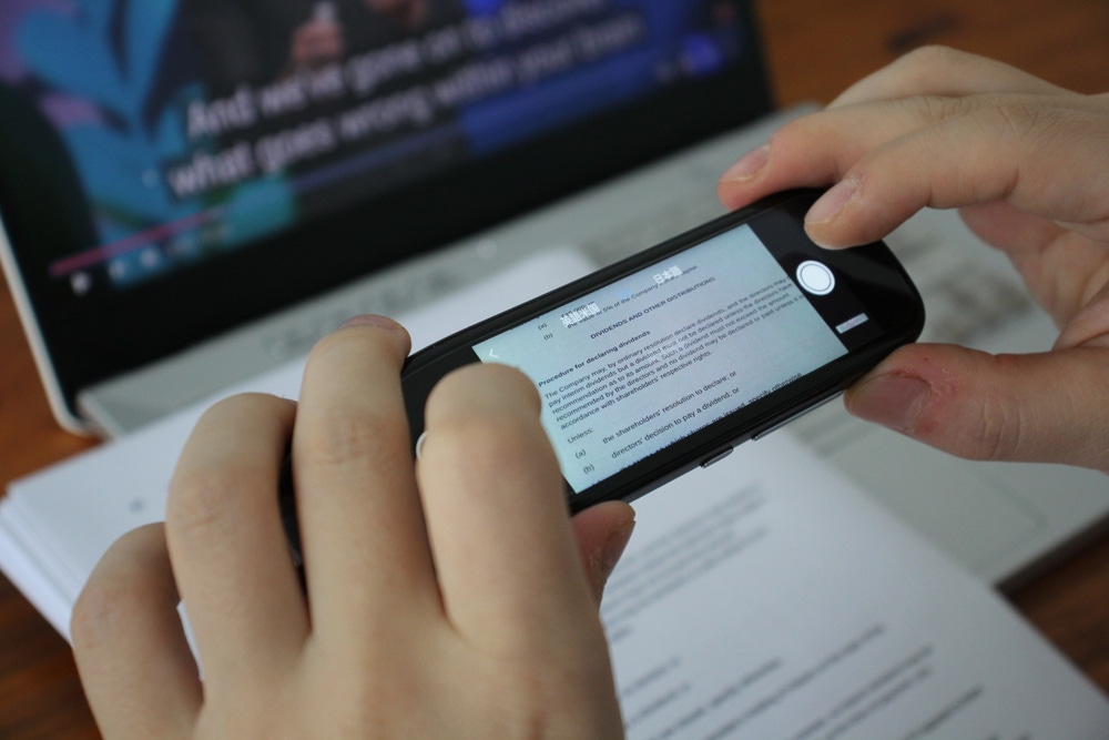 Allingo-X Proで文書をカメラ翻訳する使用シーン